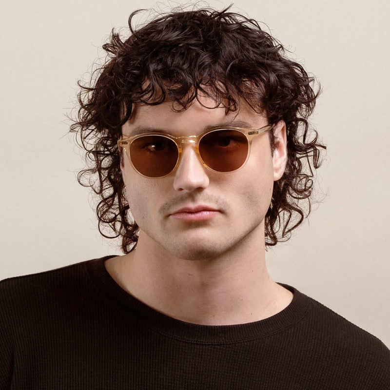 Load image into Gallery viewer, RAEN Basq Sunglasses - Champagne Crystal/Suntan 4
