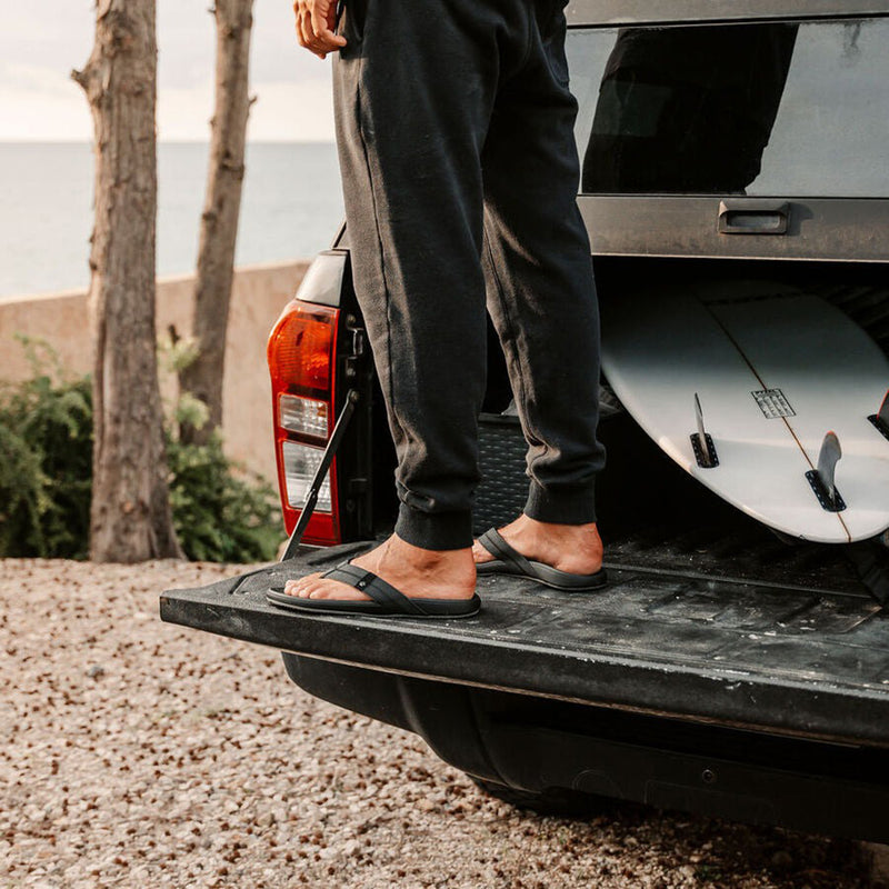 Load image into Gallery viewer, REEF Cushion Phantom 2.0 Sandals 9

