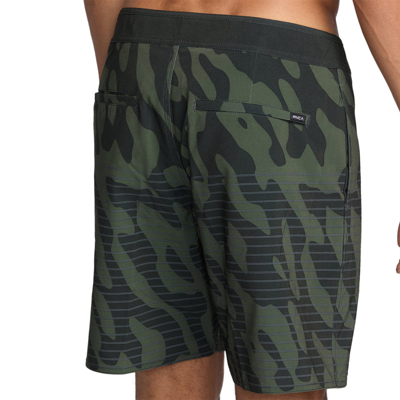 Load image into Gallery viewer, RVCA Curren 18" Boardshorts 7
