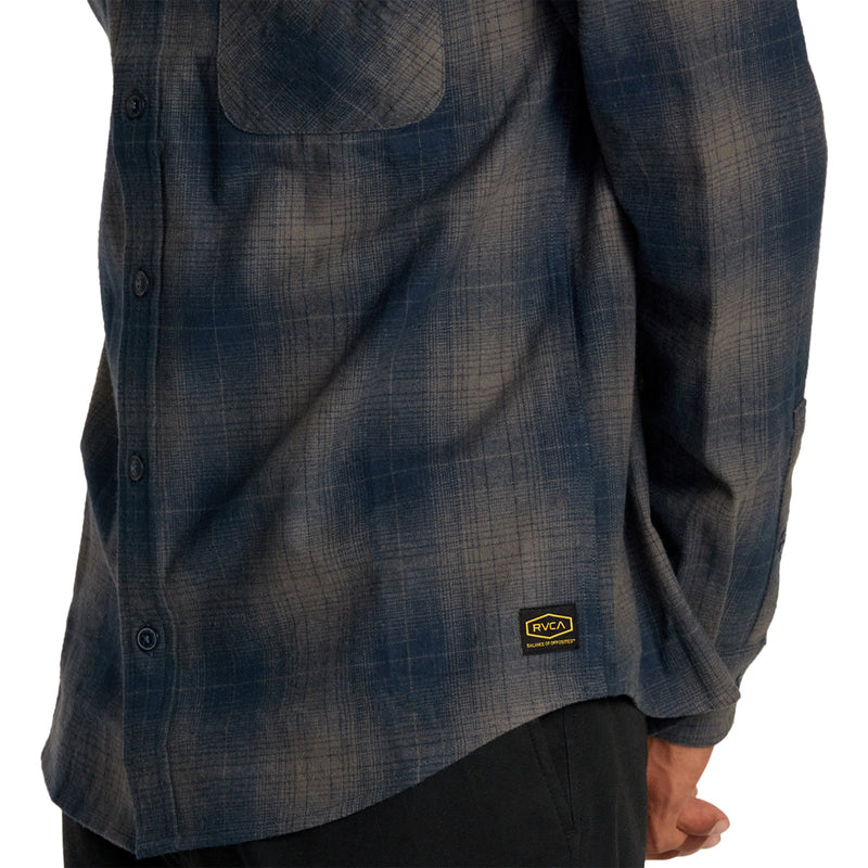 Load image into Gallery viewer, RVCA Dayshift Long Sleeve Button-Up Flannel Shirt - Smoke 5
