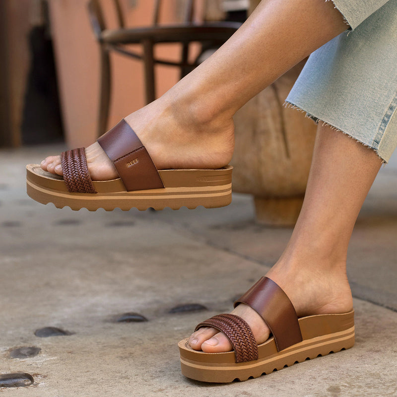 Load image into Gallery viewer, REEF Women's Cushion Vista Hi Sandals • 2024 10
