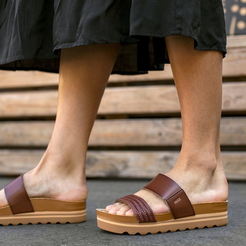 Load image into Gallery viewer, REEF Women's Cushion Vista Hi Sandals • 2024 7
