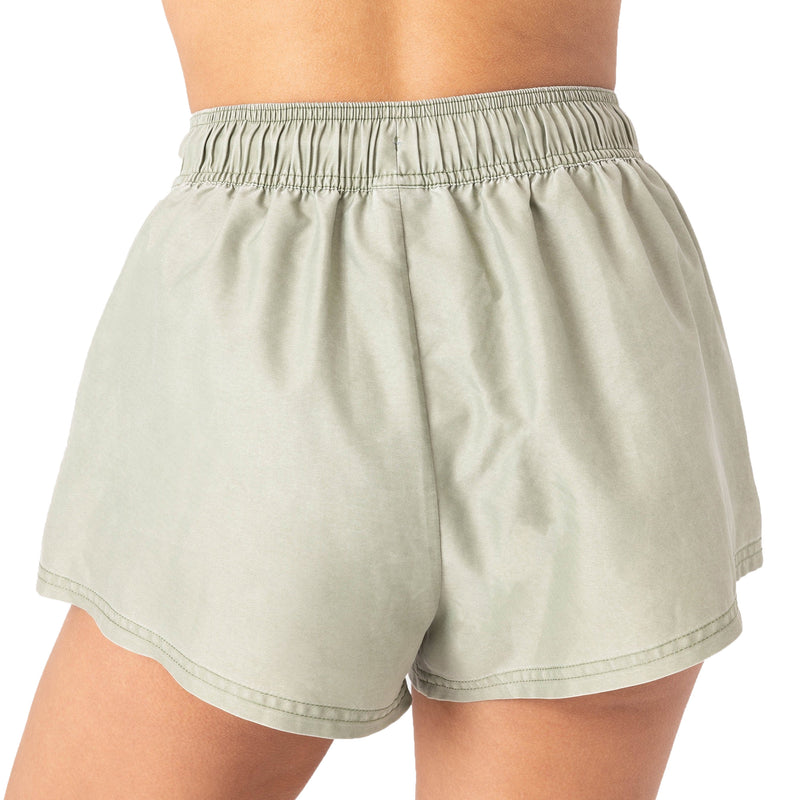 Load image into Gallery viewer, Roxy Women's No Bad Waves 2" Boardshorts 6
