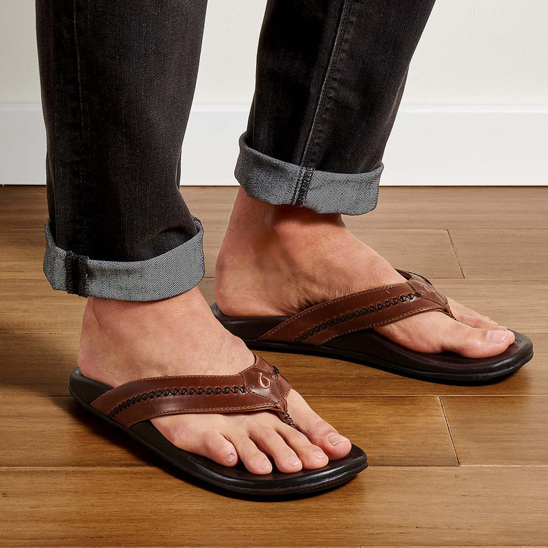 Load image into Gallery viewer, OluKai Mea Ola Sandals 6
