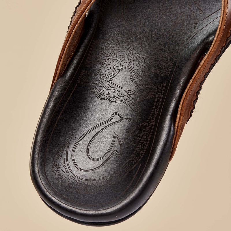 Load image into Gallery viewer, OluKai Mea Ola Sandals 8
