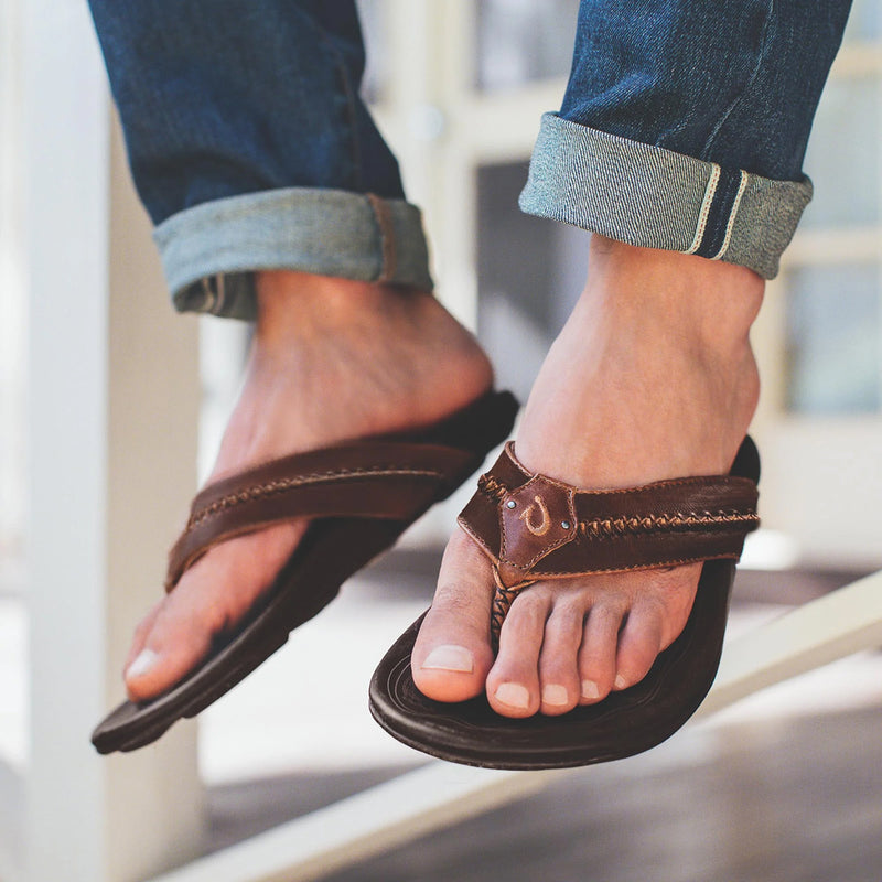 Load image into Gallery viewer, OluKai Mea Ola Sandals 4
