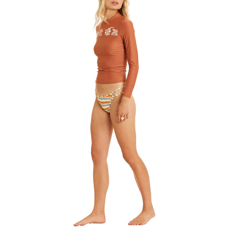 Load image into Gallery viewer, Sisstr Women's Seeker Solid Rash Guard 3
