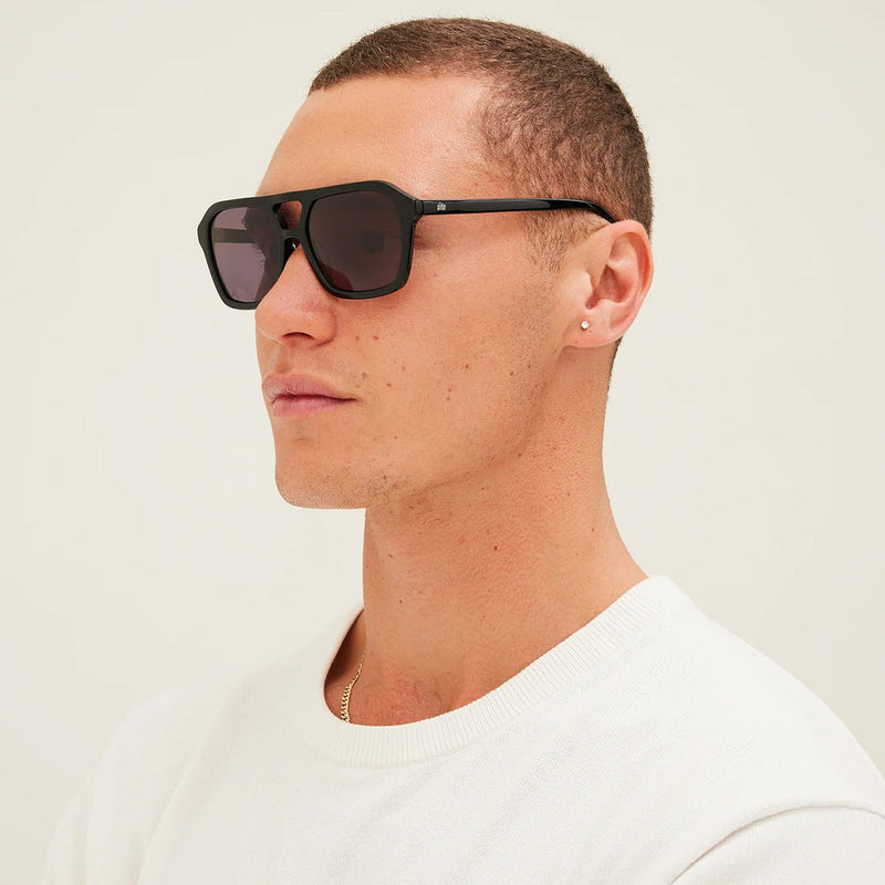 Load image into Gallery viewer, Sito The Void Polarized Sunglasses - Black/Iron Gray 6
