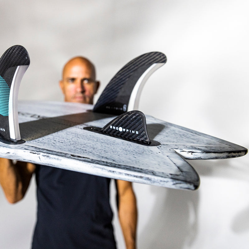 Load image into Gallery viewer, Slater Designs Great White Twin I-Bolic Volcanic 5'10 × 19 15/16 × 2 ⅝ Surfboard 7
