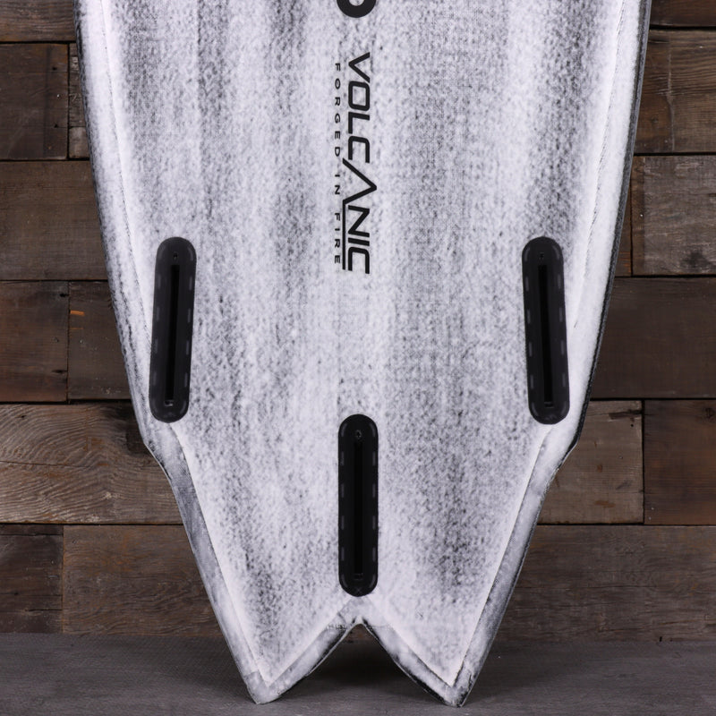 Load image into Gallery viewer, Slater Designs Great White Twin I-Bolic Volcanic 5'9 × 19 ⅝ × 2 9/16 Surfboard 3
