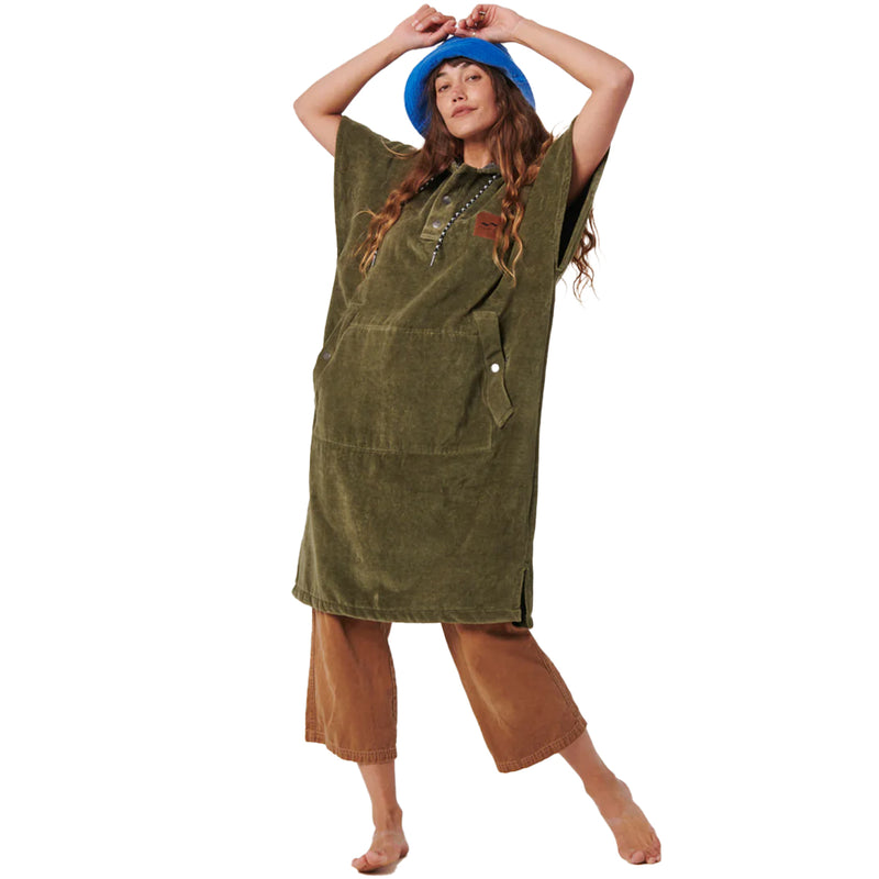 Load image into Gallery viewer, Slowtide The Digs Hooded Changing Poncho 14
