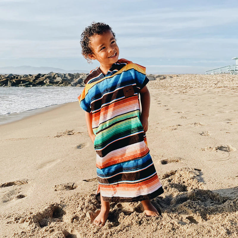 Load image into Gallery viewer, Slowtide Youth Joaquin Hooded Changing Poncho 4
