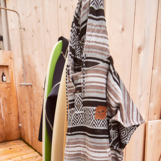 Slowtide Oso Courtyard Hooded Changing Poncho 6