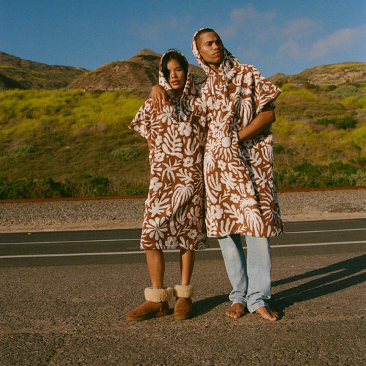 Slowtide Sunny Hooded Changing Poncho 16
