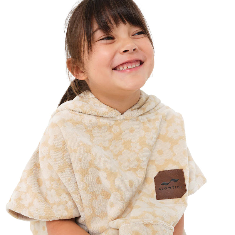 Load image into Gallery viewer, Slowtide Youth Ginny Hooded Changing Poncho 6
