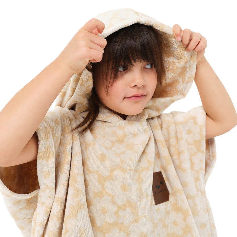 Load image into Gallery viewer, Slowtide Youth Ginny Hooded Changing Poncho 9
