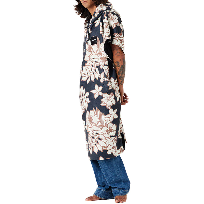 Load image into Gallery viewer, Slowtide Olinda Hooded Changing Poncho 4
