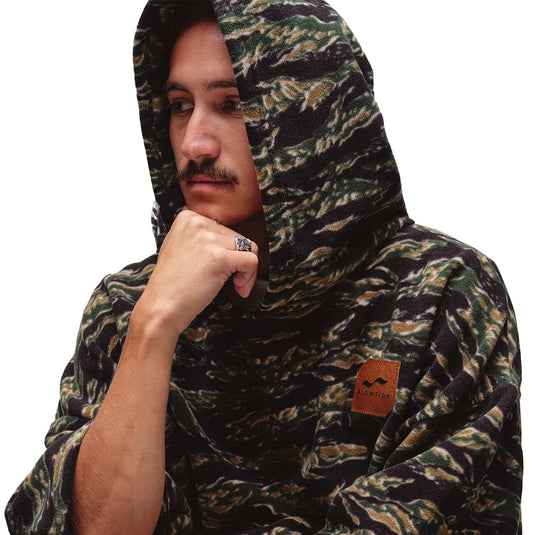 Slowtide Major Chilling Fleece Hooded Changing Poncho 3