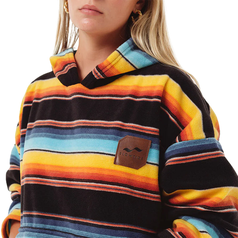Load image into Gallery viewer, Slowtide El Cap Chilling Fleece Hooded Changing Poncho 3

