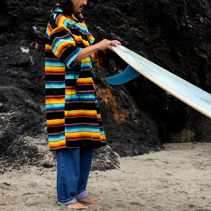 Load image into Gallery viewer, Slowtide El Cap Chilling Fleece Hooded Changing Poncho 9
