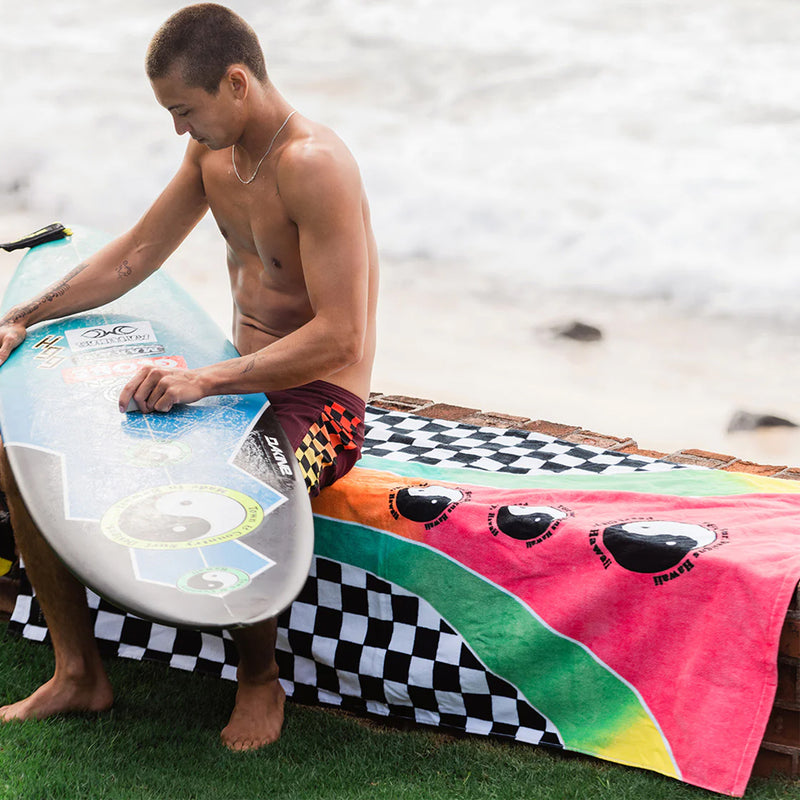 Load image into Gallery viewer, Slowtide Town &amp; Country Beach Towel 11
