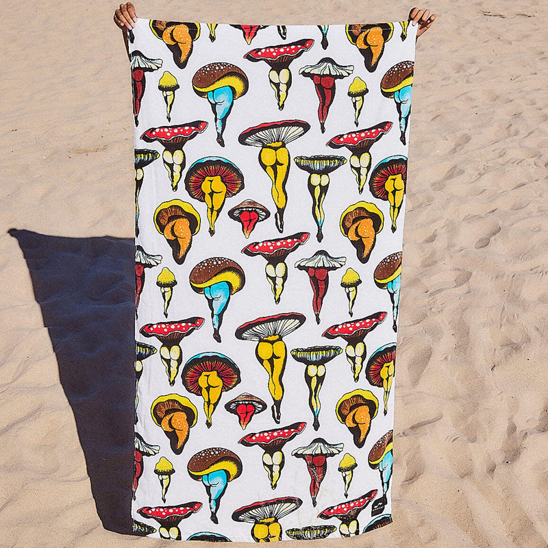 Load image into Gallery viewer, Slowtide Cecilia Beach Towel 3
