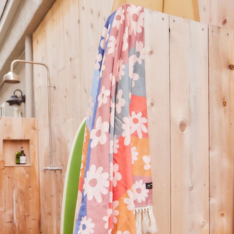 Load image into Gallery viewer, Slowtide Joplin Turkish Beach Towel 3
