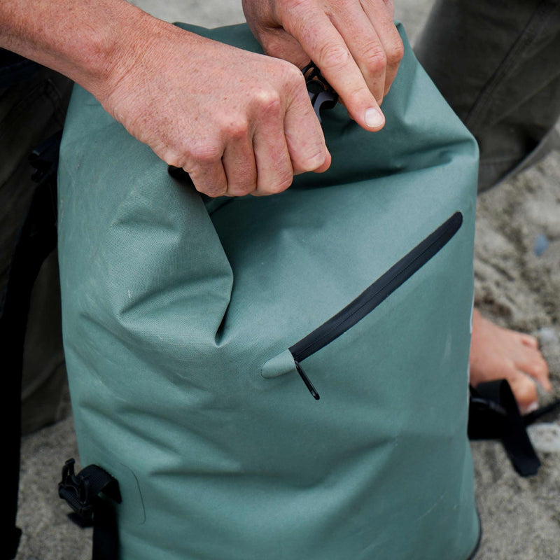 Load image into Gallery viewer, VEIA Explorer Wet/Dry Surf Pack Backpack - 30L 6
