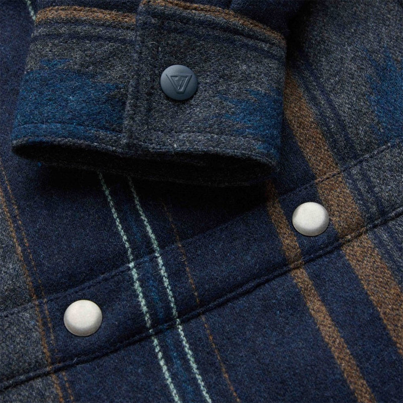 Load image into Gallery viewer, Vissla Wolf Sherpa Snap-Button Shirt Jacket 4
