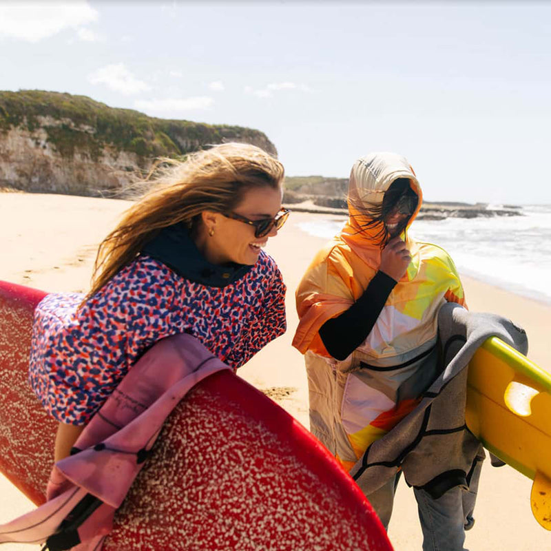Load image into Gallery viewer, Voited Outdoor 2nd Edition Hooded Changing Poncho 16
