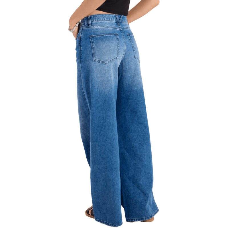 Load image into Gallery viewer, Volcom Women's Stoned Boyfriend Low Rise Jeans 2
