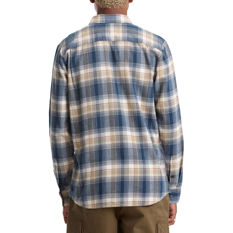 Load image into Gallery viewer, Volcom Caden Plaid Long Sleeve Button-Up Flannel Shirt 2
