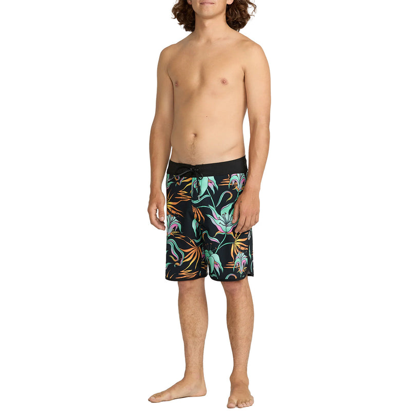 Load image into Gallery viewer, Volcom Infuse Scallop Mod 19" Boardshorts 6
