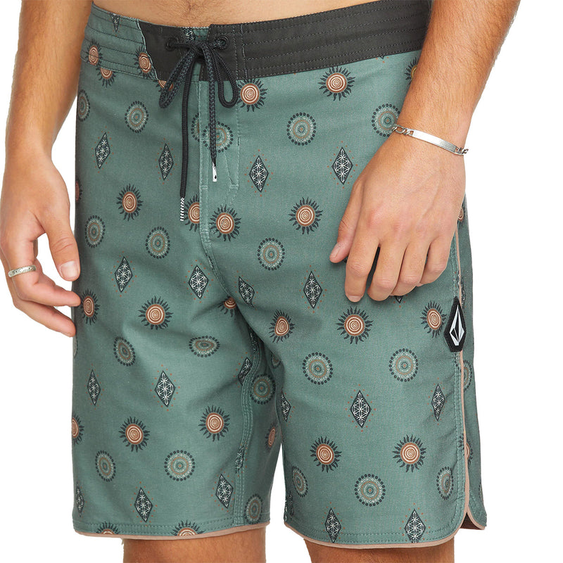 Load image into Gallery viewer, Volcom Mister Fib Scallop Stoney Trunks 19" Boardshorts 7

