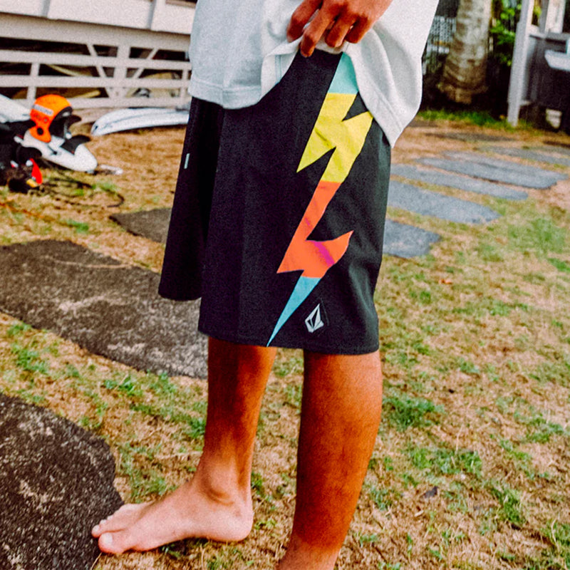 Load image into Gallery viewer, Volcom Zapped Liberators Trunks 19" Boardshorts 5
