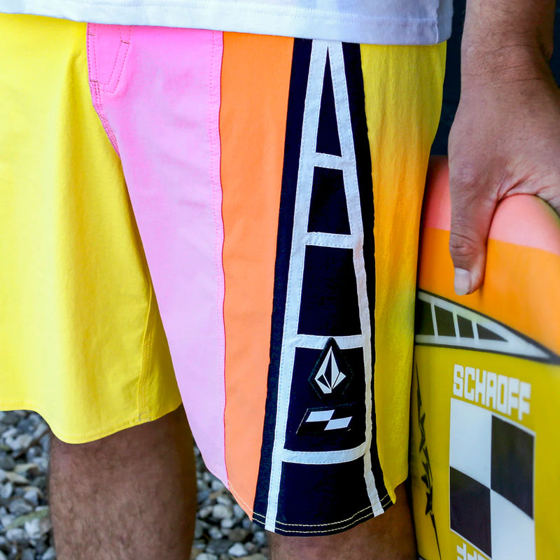 Load image into Gallery viewer, Volcom Schroff Liberators Trunks 20" Boardshorts 8
