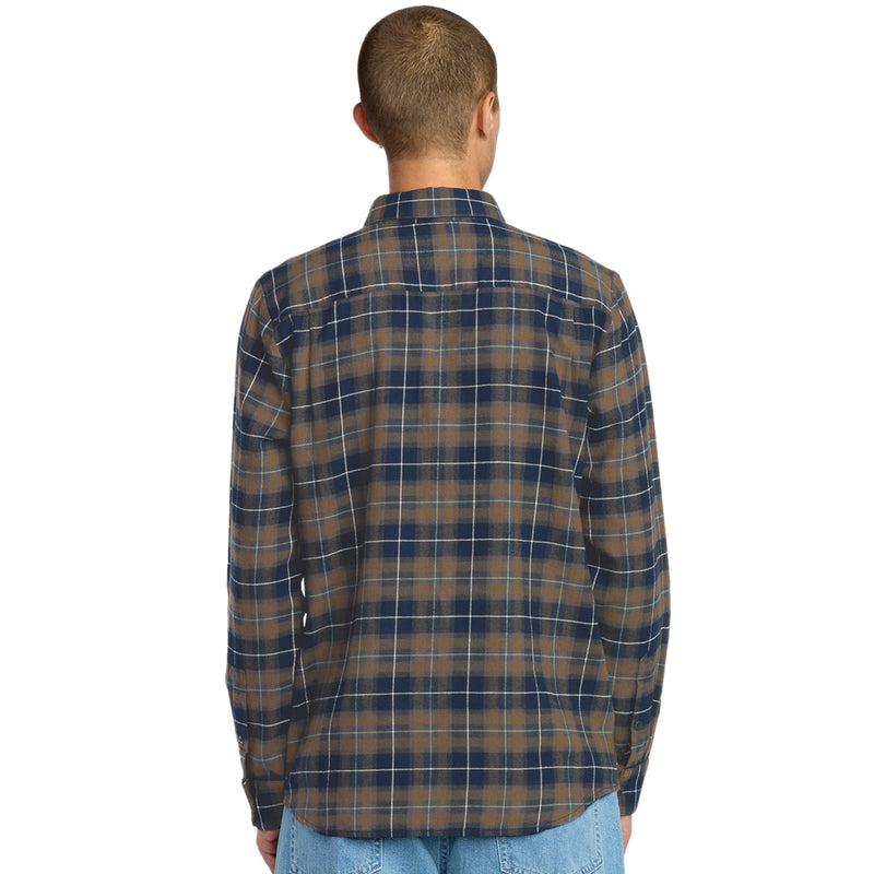 Load image into Gallery viewer, Volcom Caden Plaid Long Sleeve Button-Up Flannel Shirt 2
