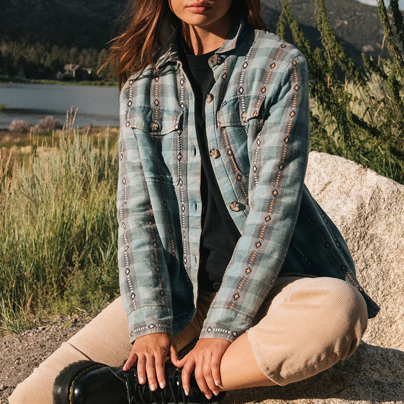 Load image into Gallery viewer, Volcom Women's Polar Boobear Flannel Shirt Jacket 5
