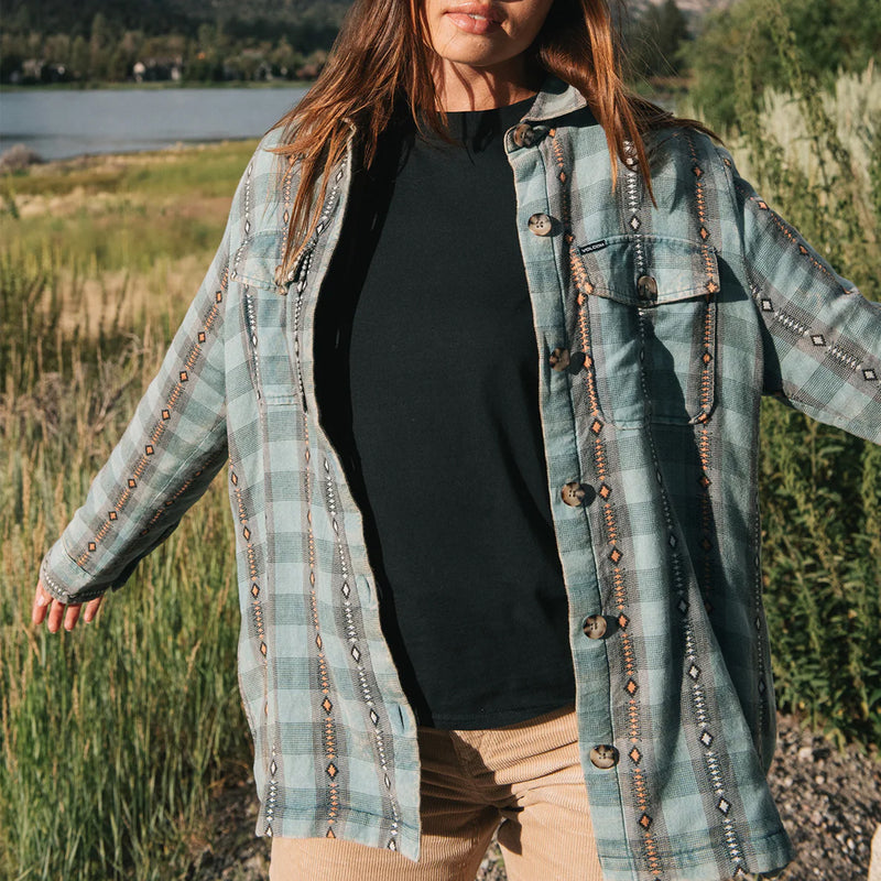 Load image into Gallery viewer, Volcom Women's Polar Boobear Flannel Shirt Jacket 4
