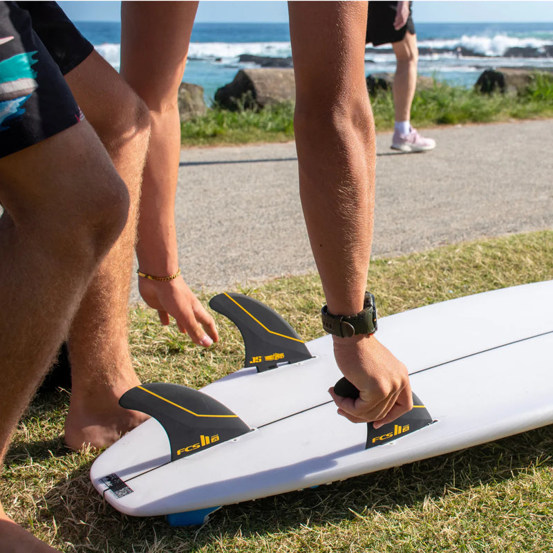 Load image into Gallery viewer, FCS II JS Industries PC Carbon Tri-Fin Set 5
