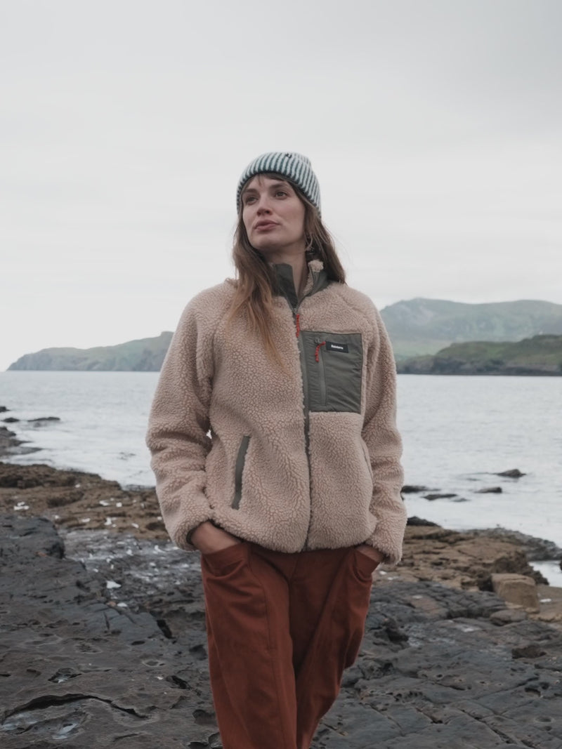 Load and play video in Gallery viewer, Finisterre Women's Offshore Zip-Up Jacket 15
