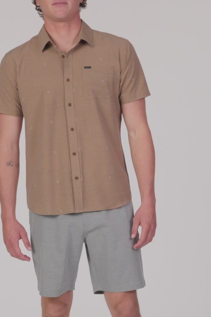 Load and play video in Gallery viewer, O'Neill TRVLR UPF Traverse Short Sleeve Button-Up Shirt 9
