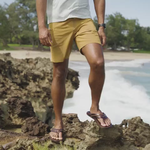 Load and play video in Gallery viewer, OluKai Mea Ola Sandals 21
