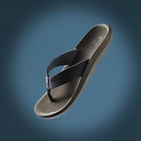 Load and play video in Gallery viewer, OluKai Ulele Sandals
