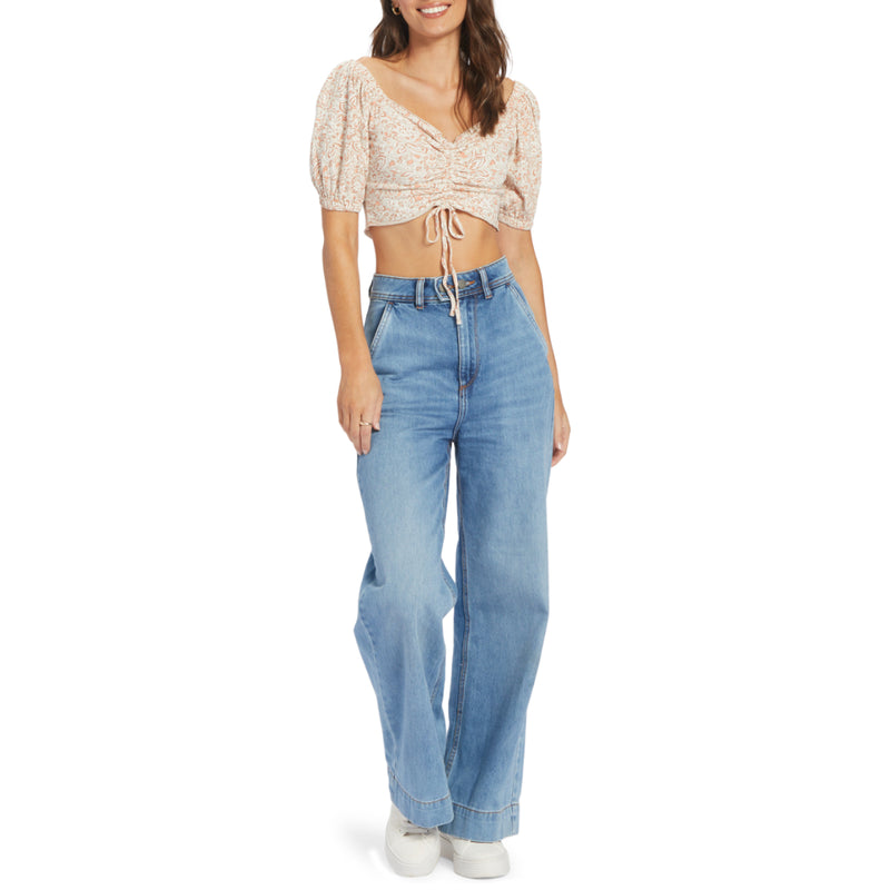 Load image into Gallery viewer, Roxy Women's Flirty Walk Printed Ruched Crop Top 5
